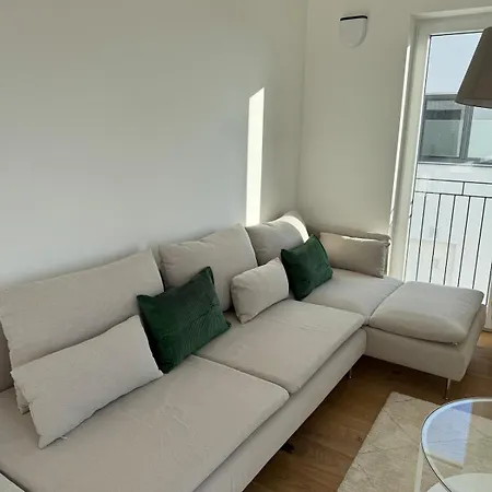 New & Elegant Penthouse Lejlighed