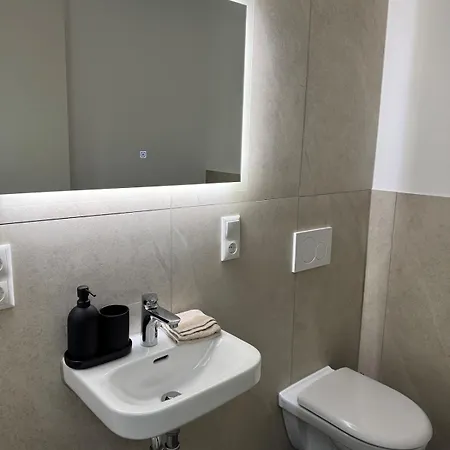 New & Elegant Penthouse Apartment *