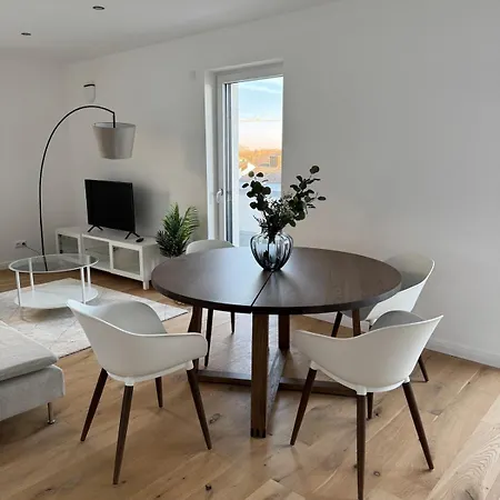 New & Elegant Penthouse Apartment Salching